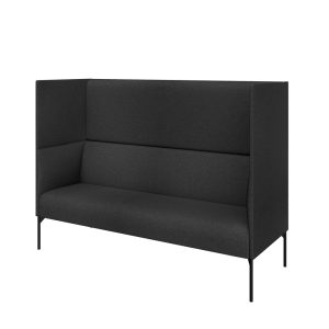 Трехместный диван с высокой спинкой